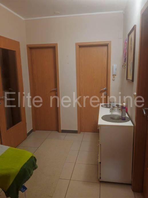 Stan u zgradi, Prodaja, Pula, Pula