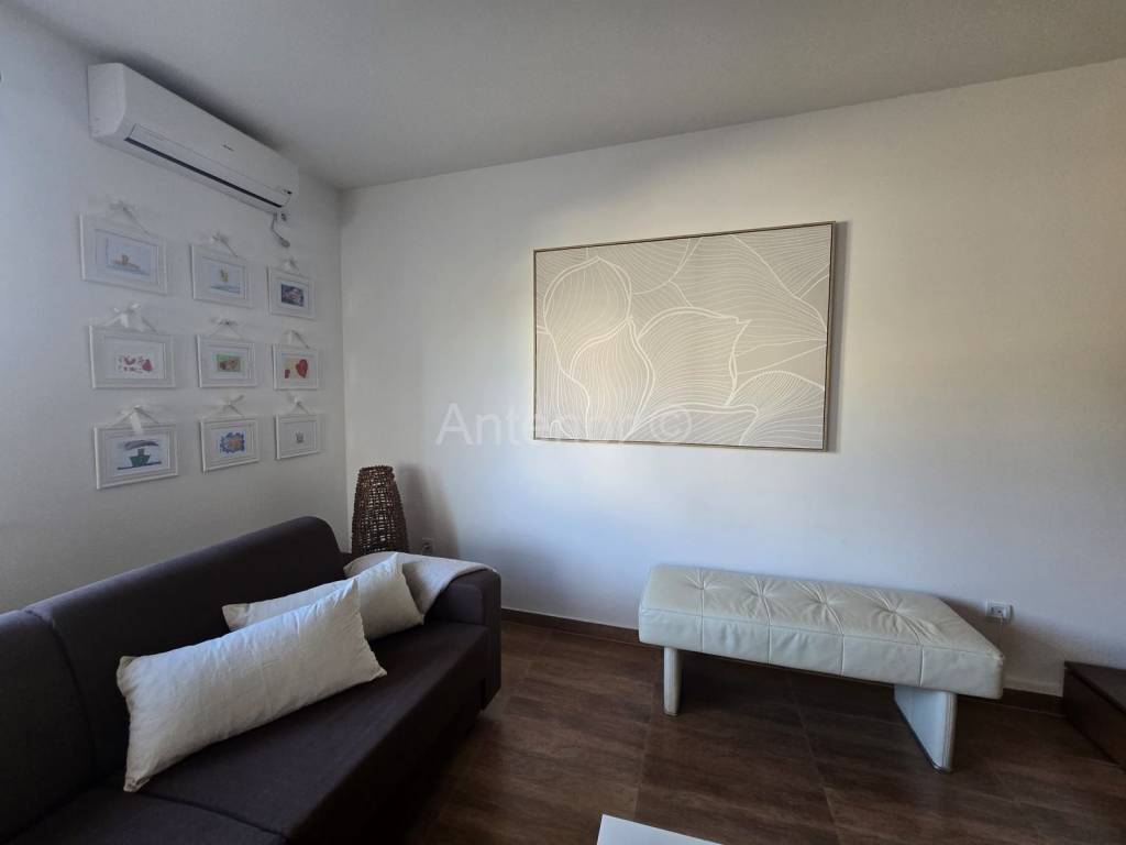 Apartman na moru, Prodaja, Nin, Nin