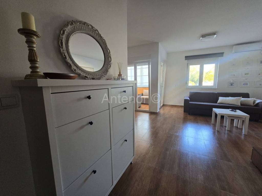 Apartman na moru, Prodaja, Nin, Nin