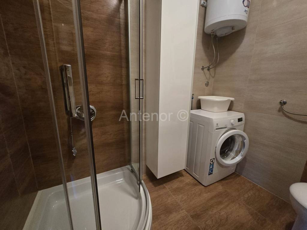 Apartman na moru, Prodaja, Nin, Nin