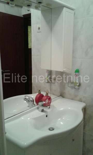 Stan u zgradi, Najam, Rijeka, Zapad