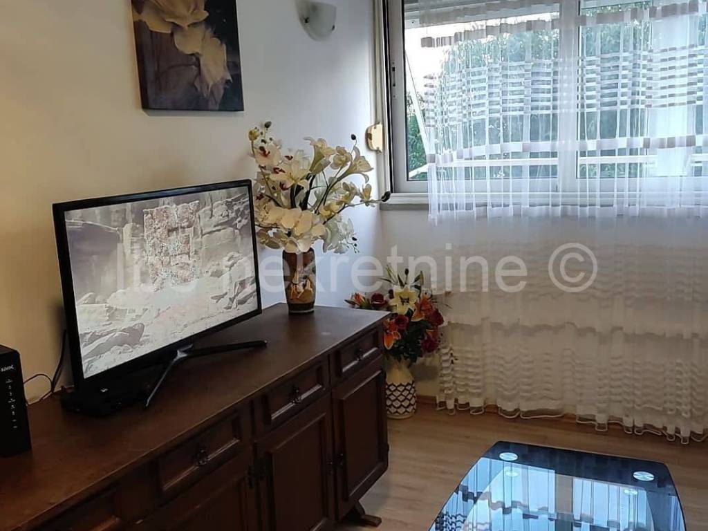 Stan u zgradi, Najam, Split, Split