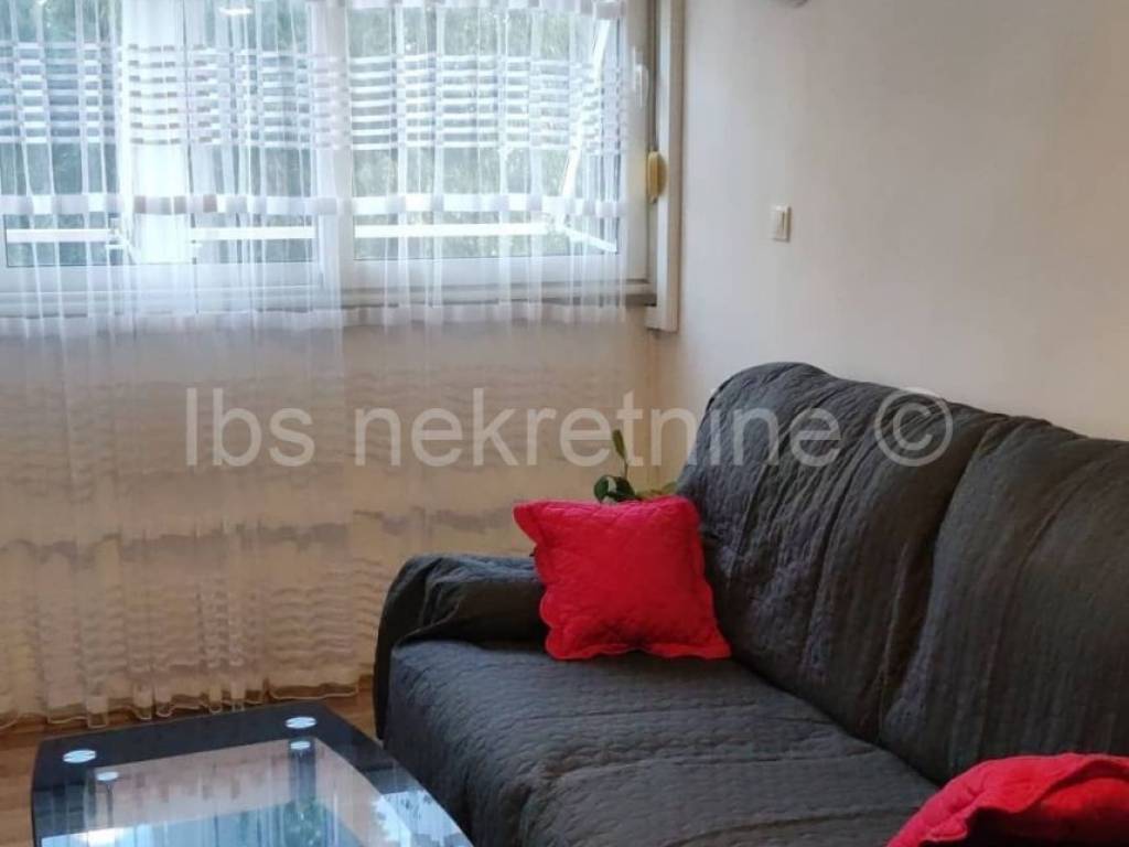 Stan u zgradi, Najam, Split, Split