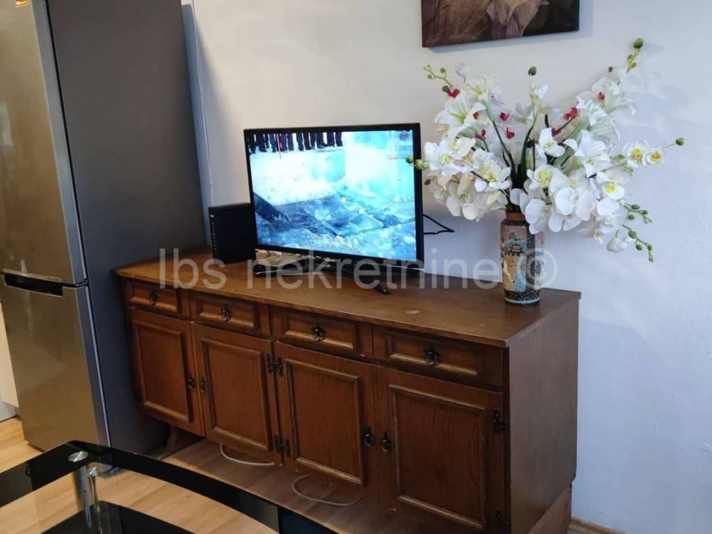 Stan u zgradi, Najam, Split, Split