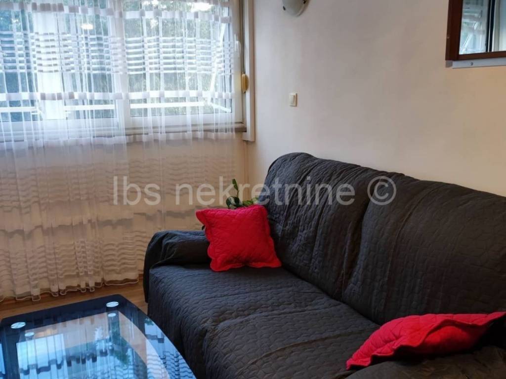 Stan u zgradi, Najam, Split, Split