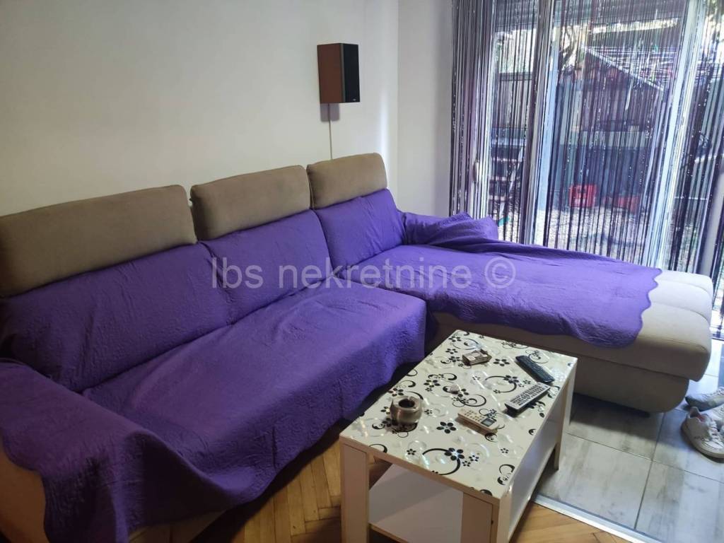 Stan u zgradi, Najam, Split, Split