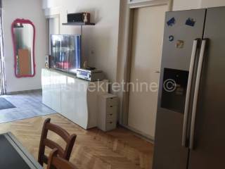 Stan u zgradi, Najam, Split, Split