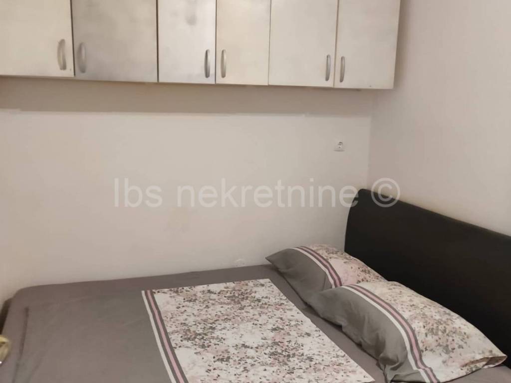 Stan u zgradi, Najam, Split, Split