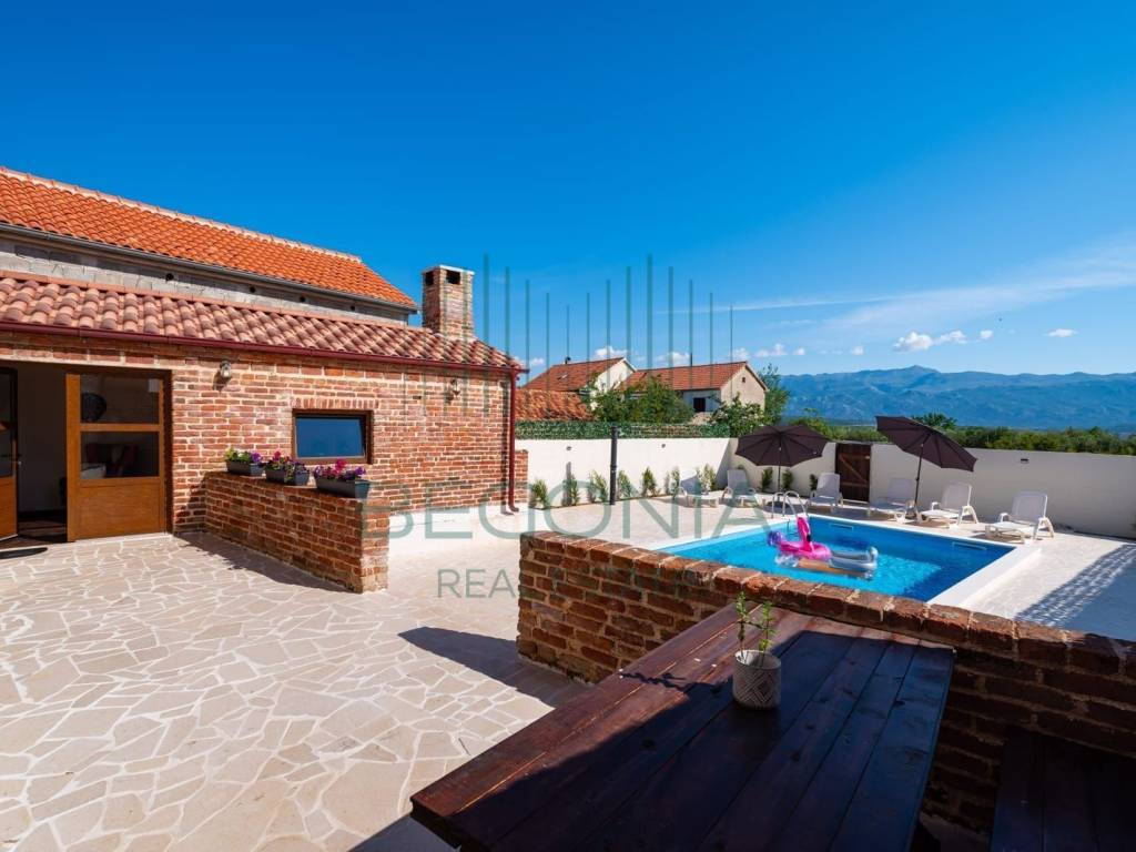 Kamena kuća, Prodaja, Posedarje, Podgradina