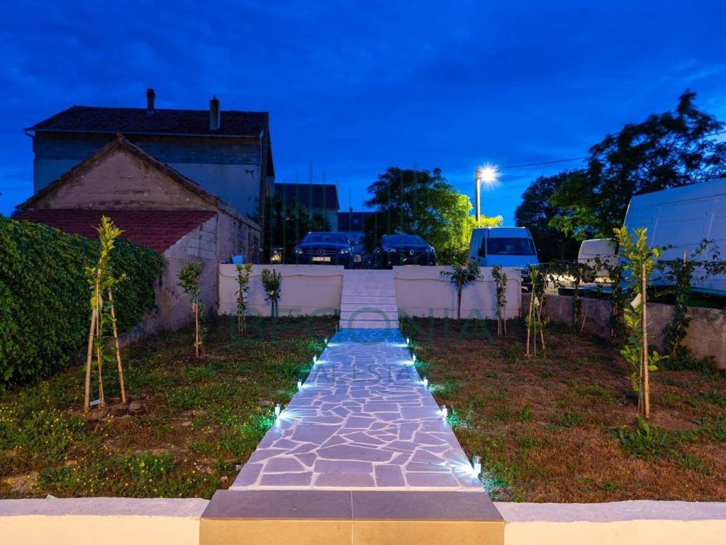 Kamena kuća, Prodaja, Posedarje, Podgradina