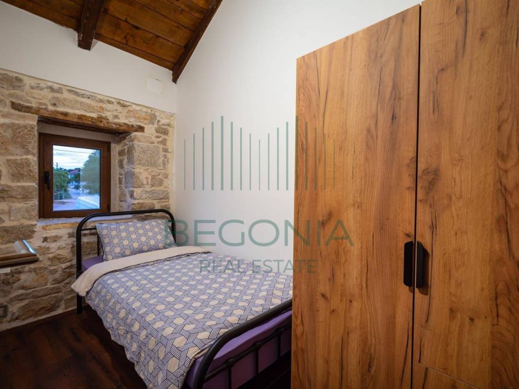 Kamena kuća, Prodaja, Posedarje, Podgradina