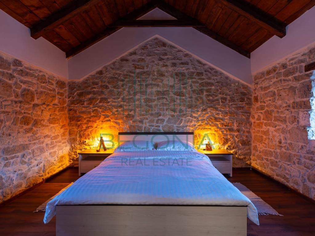 Kamena kuća, Prodaja, Posedarje, Podgradina