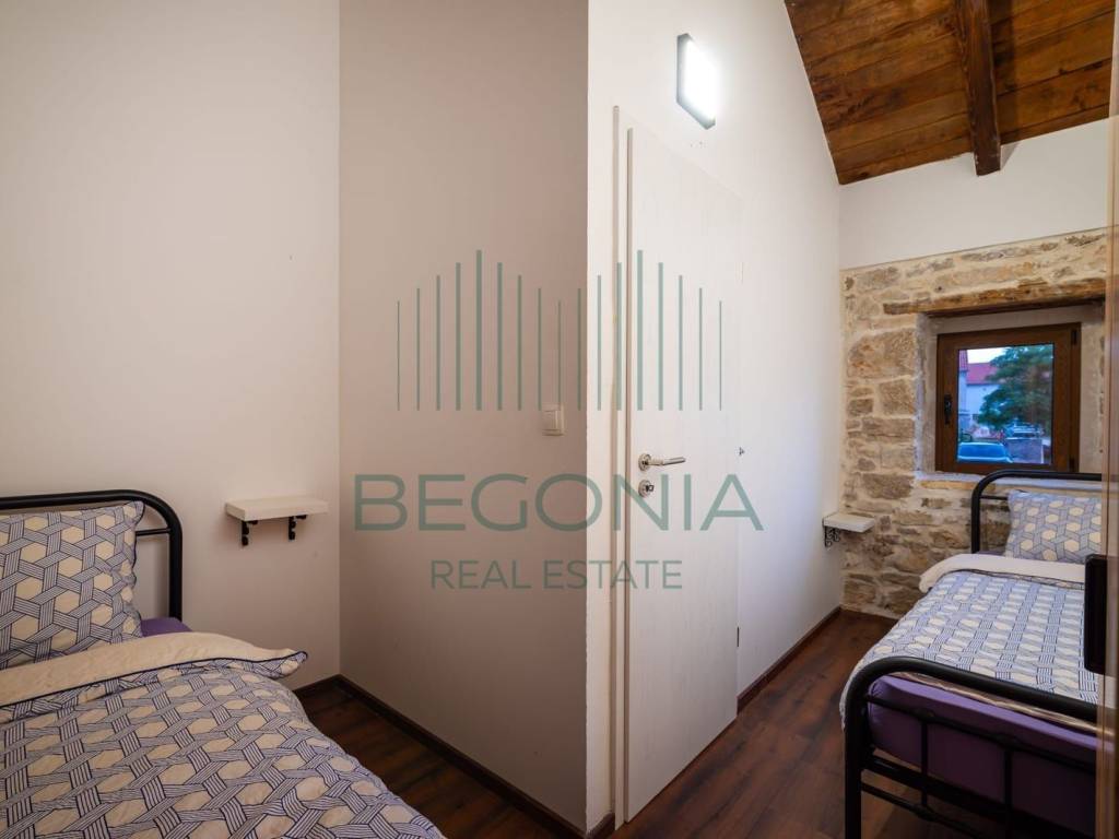 Kamena kuća, Prodaja, Posedarje, Podgradina