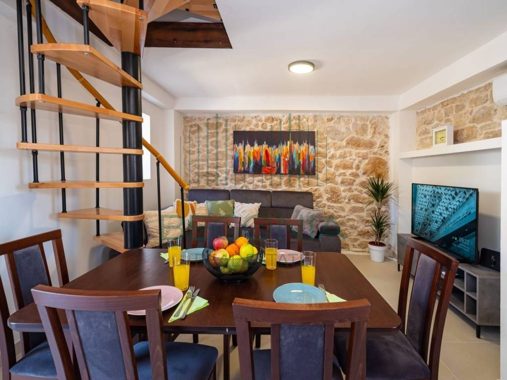 Kamena kuća, Prodaja, Posedarje, Podgradina