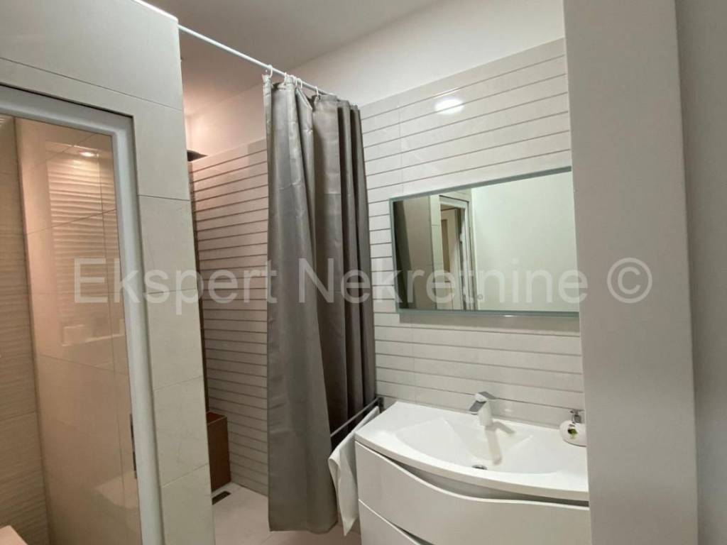 Hostel, Prodaja, Split, Split