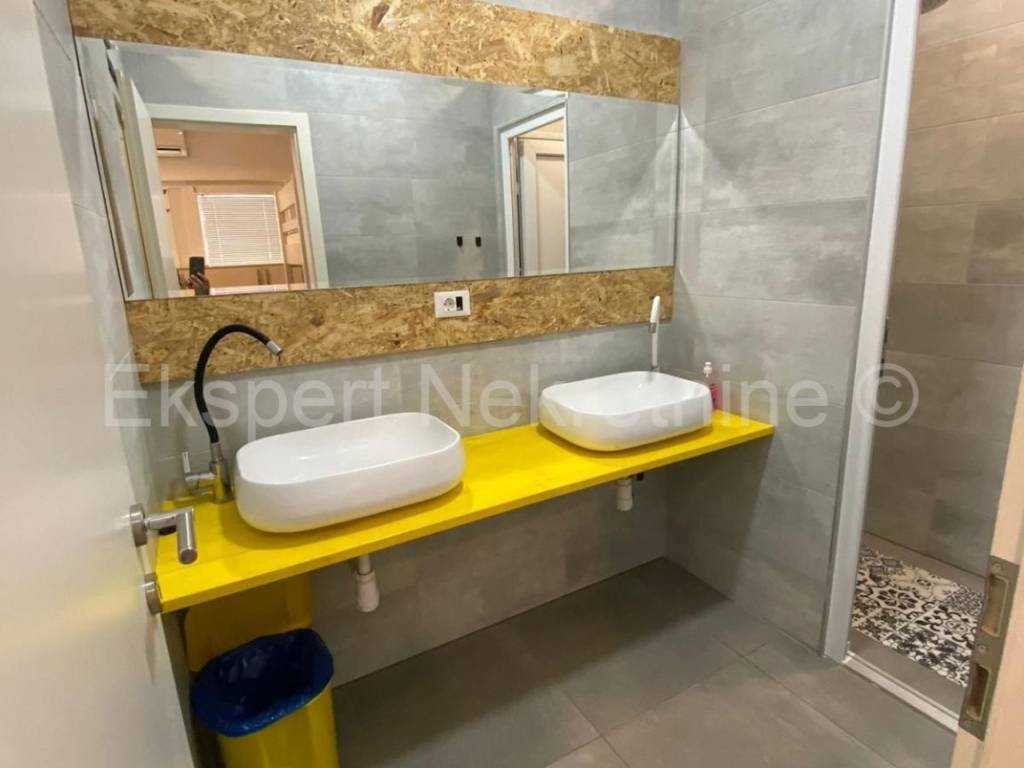 Hostel, Prodaja, Split, Split