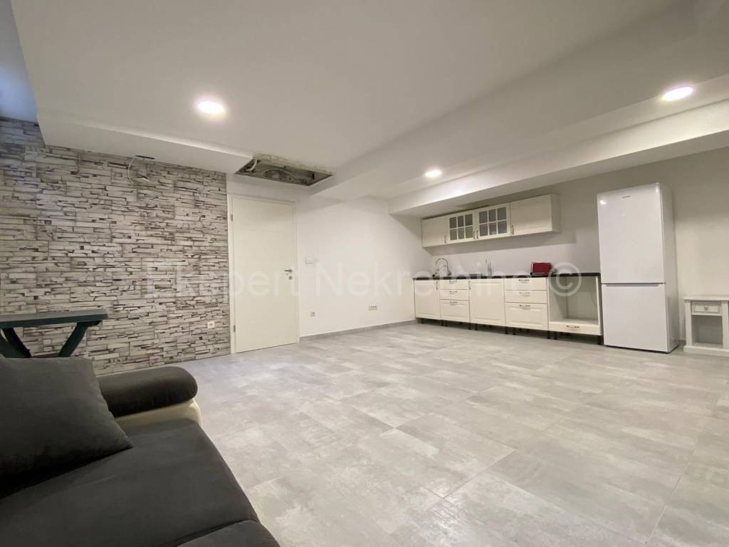 Hostel, Prodaja, Split, Split