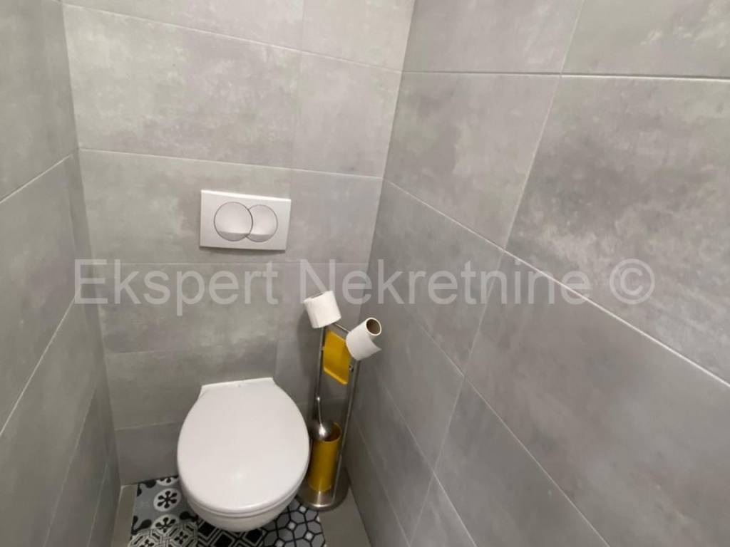 Hostel, Prodaja, Split, Split