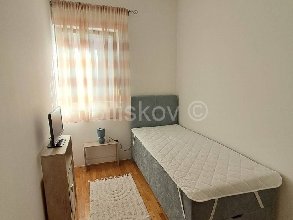 Stan u zgradi, Najam, Split, Split