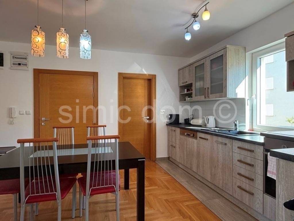 Stan u zgradi, Prodaja, Bol, Bol