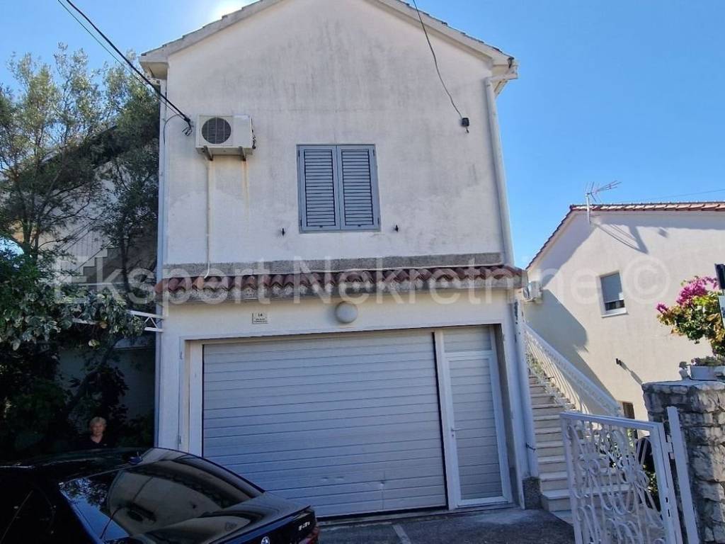 Samostojeća kuća, Prodaja, Okrug, Okrug Gornji