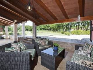 Vila, Prodaja, Barban, Rebići