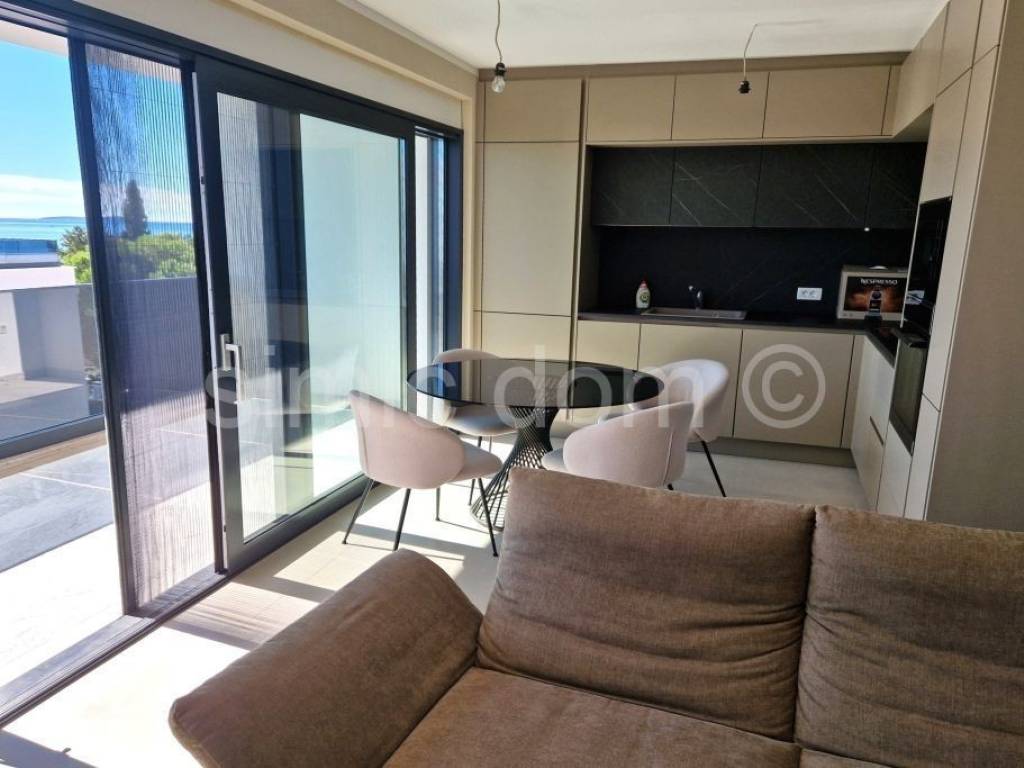 Apartman na moru, Prodaja, Okrug, Okrug Gornji