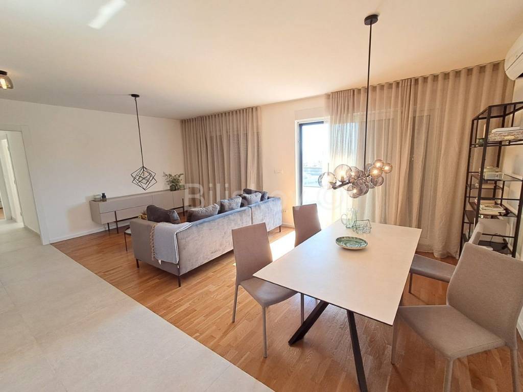 Stan u zgradi, Najam, Split, Split