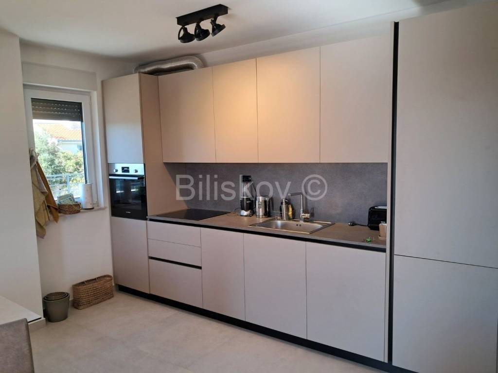 Stan u zgradi, Najam, Split, Split