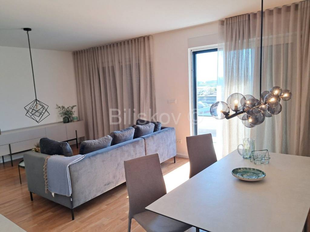 Stan u zgradi, Najam, Split, Split