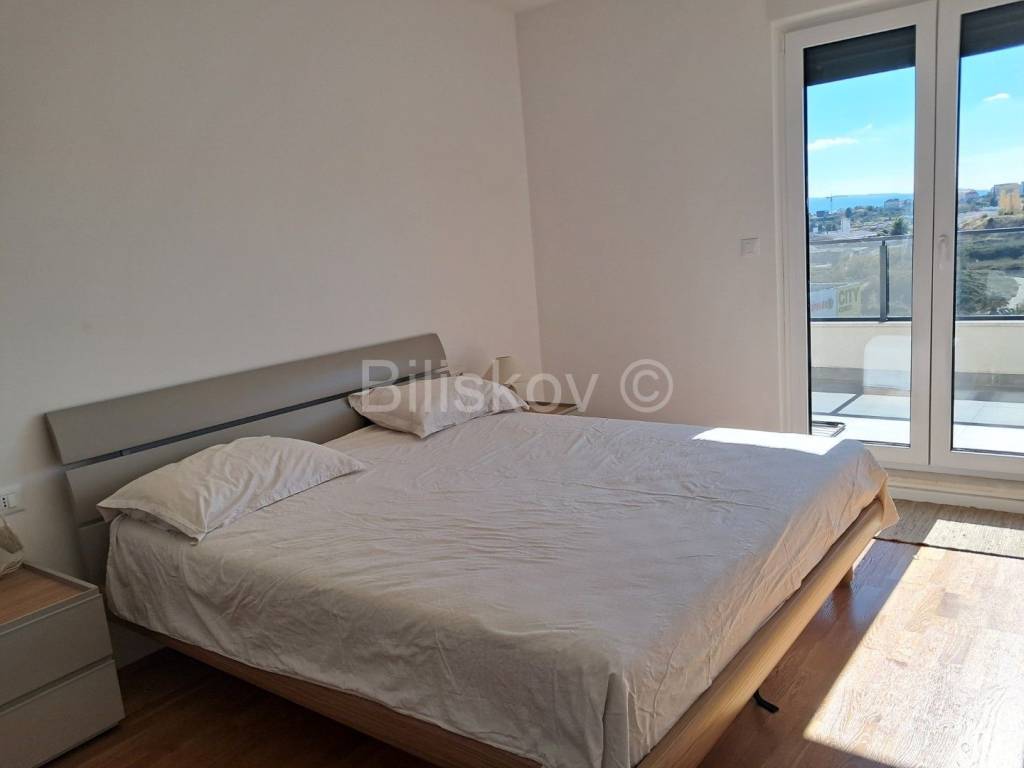 Stan u zgradi, Najam, Split, Split