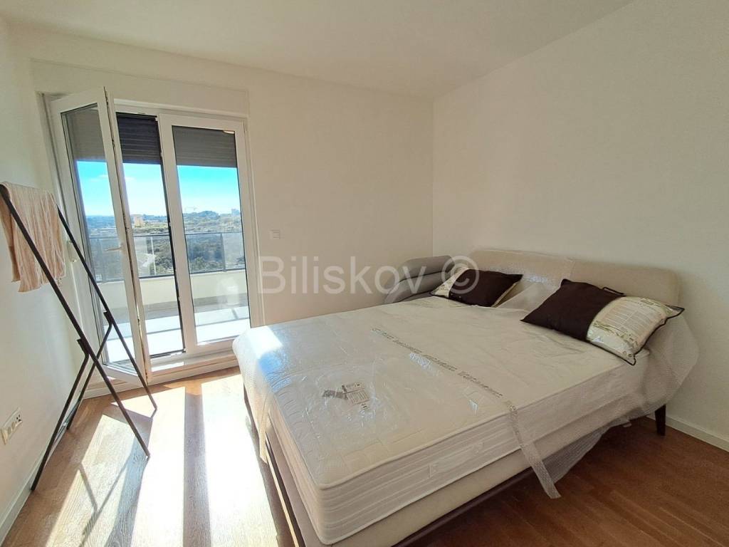 Stan u zgradi, Najam, Split, Split