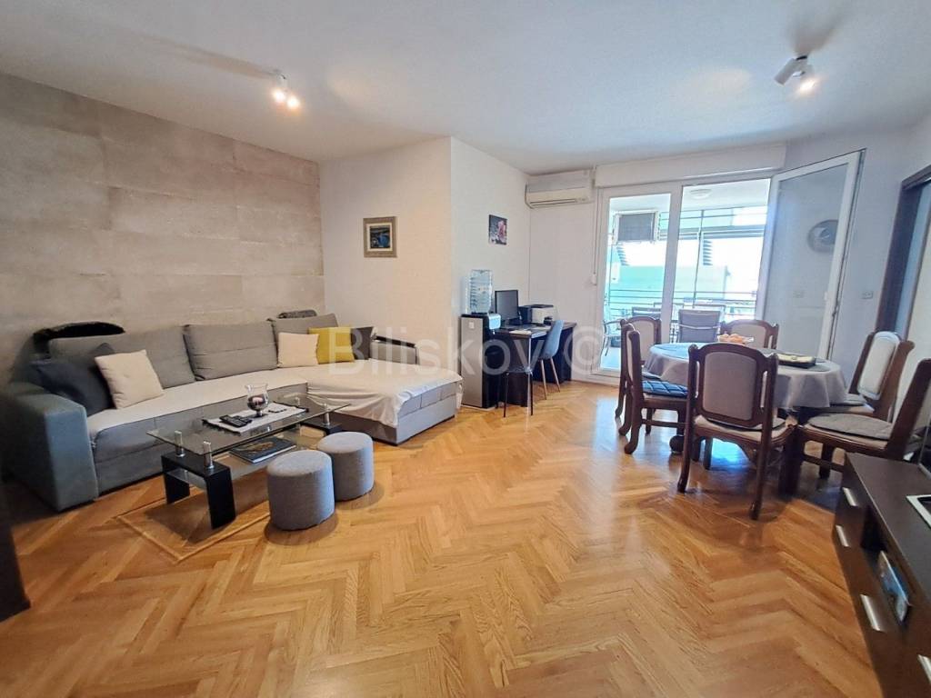 Stan u zgradi, Najam, Split, Split