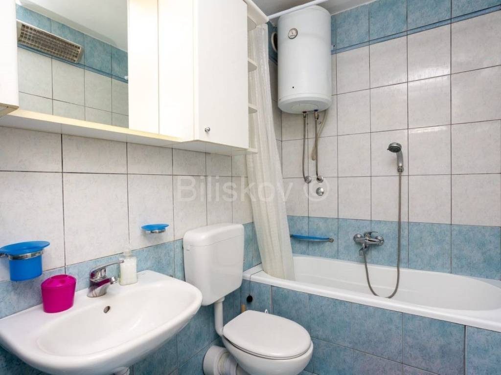 Stan u zgradi, Najam, Split, Split