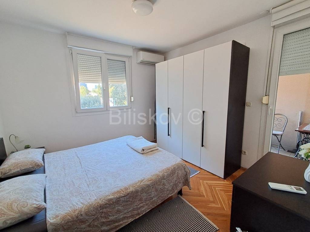 Stan u zgradi, Najam, Split, Split