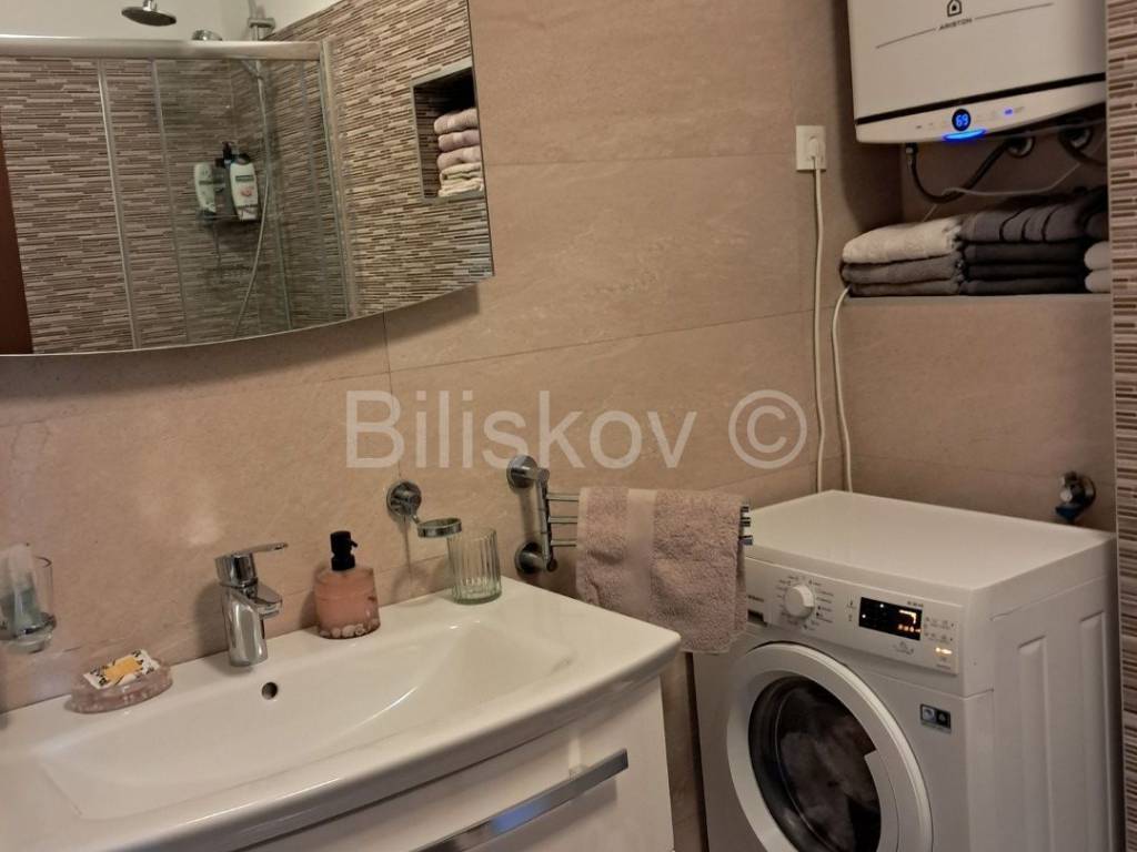 Stan u zgradi, Najam, Split, Split