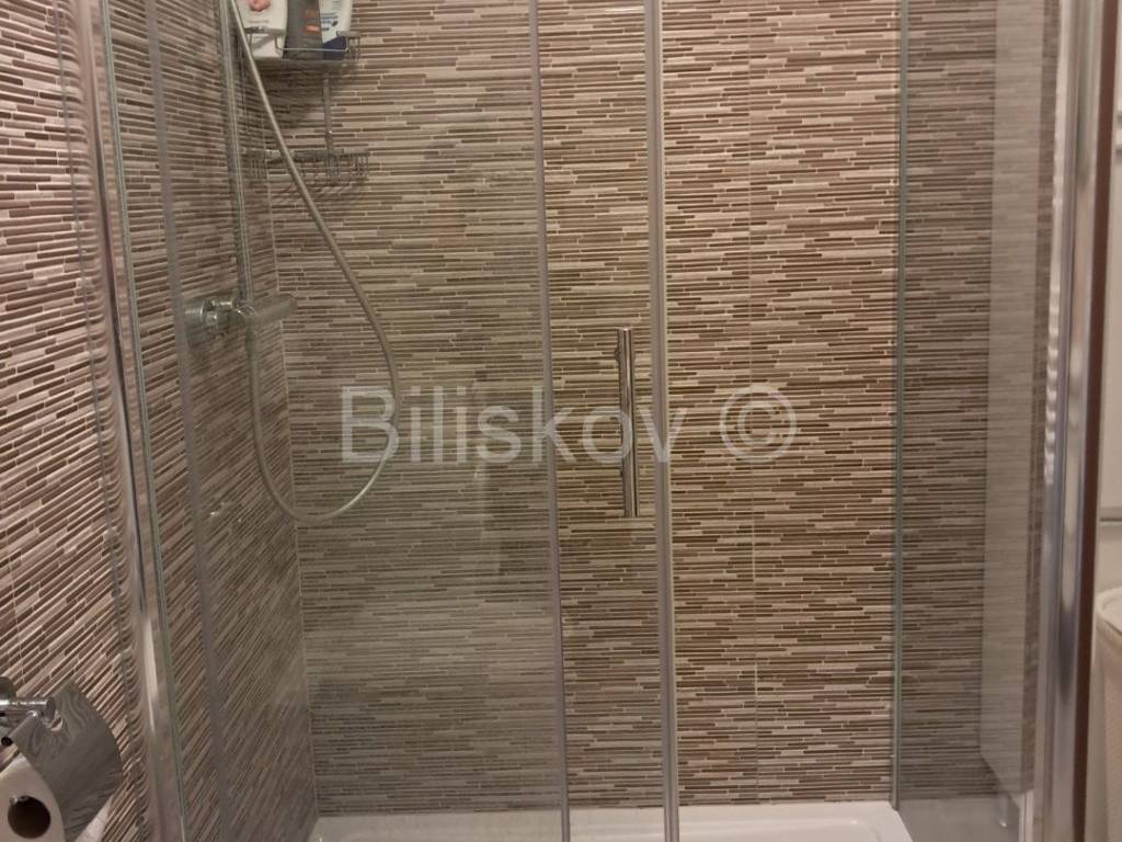 Stan u zgradi, Najam, Split, Split