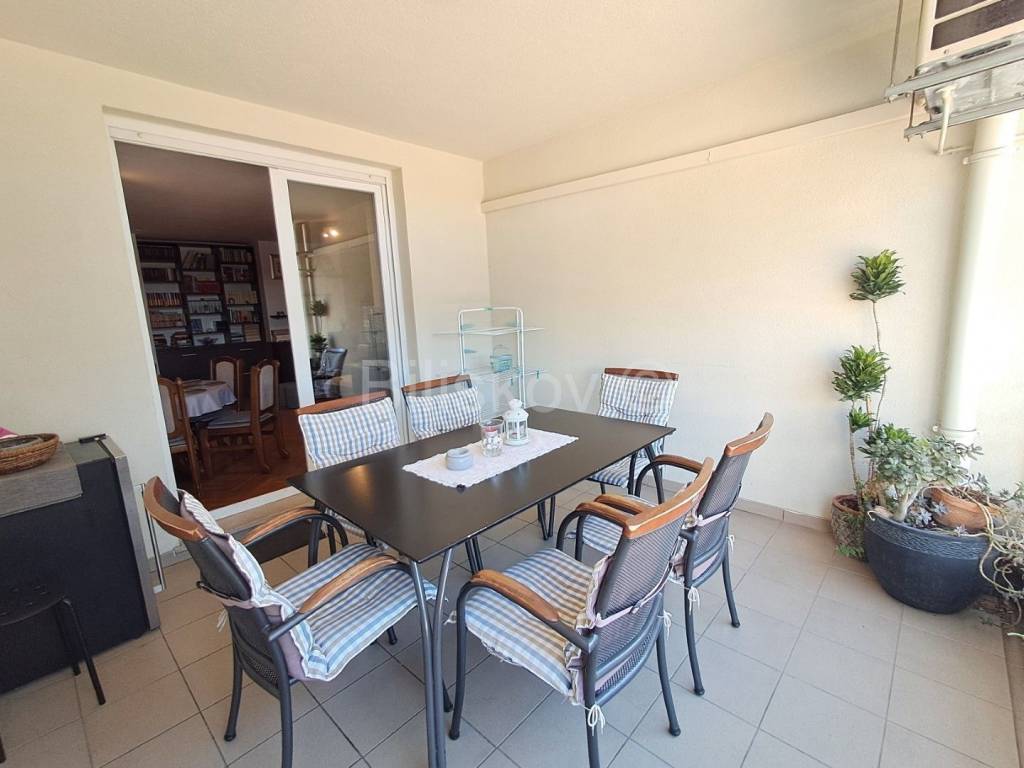 Stan u zgradi, Najam, Split, Split