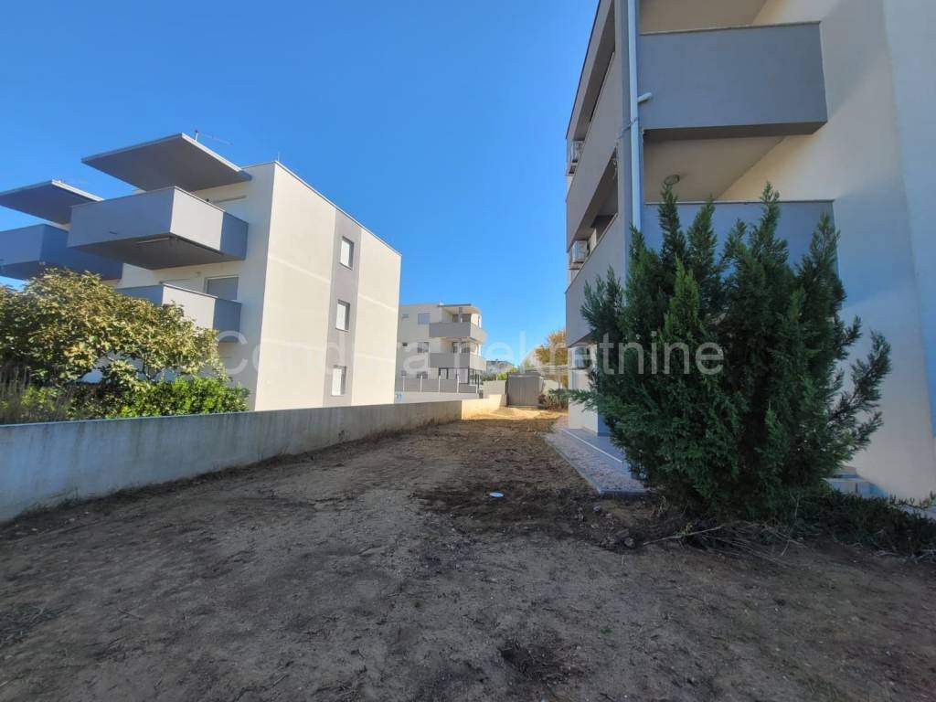 Apartman na moru, Prodaja, Nin, Nin