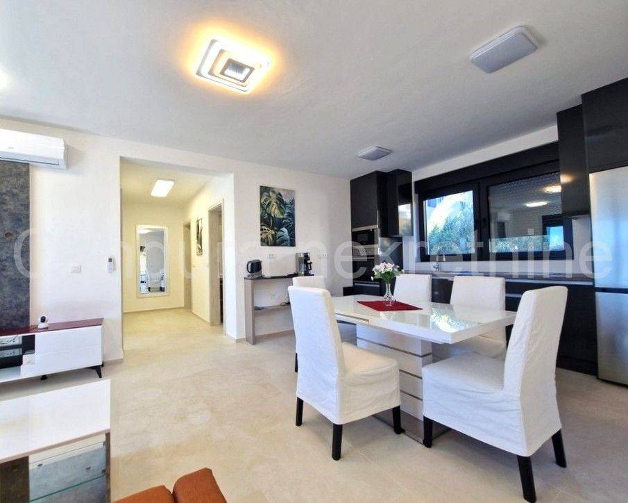 Apartman na moru, Prodaja, Vir, Vir