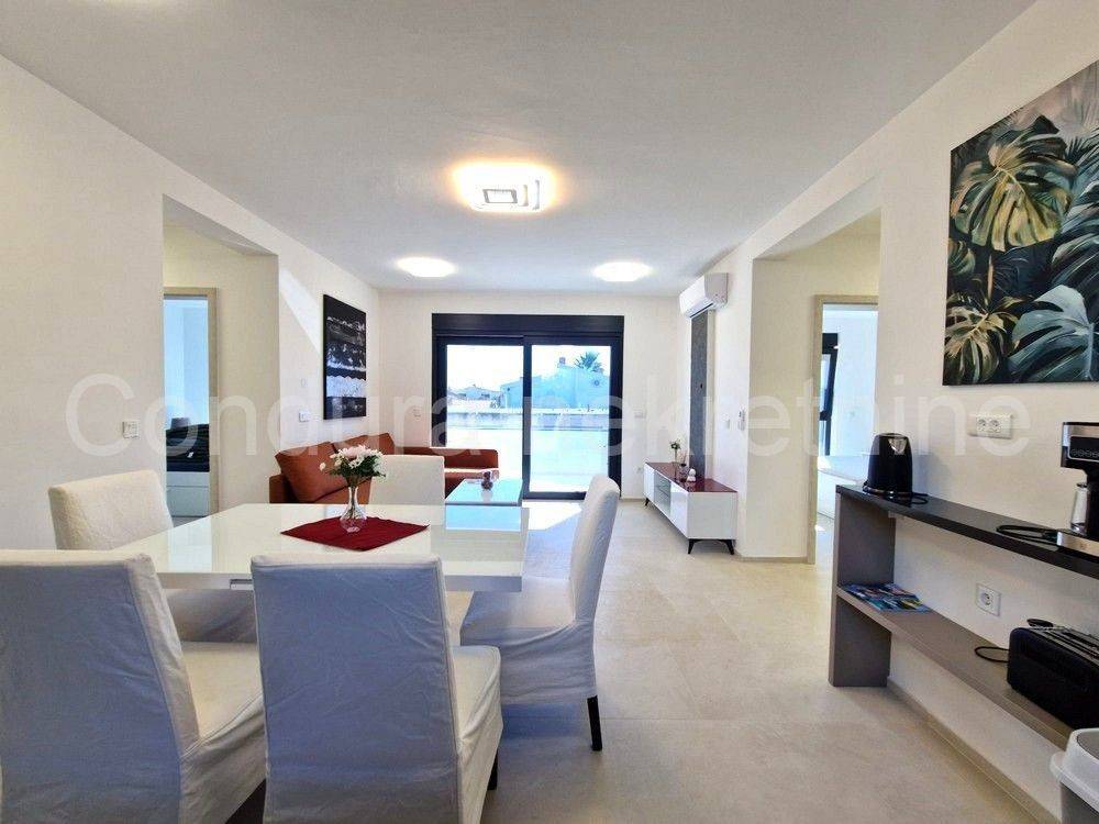 Apartman na moru, Prodaja, Vir, Vir