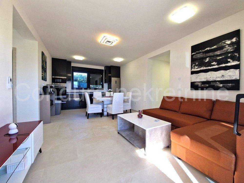 Apartman na moru, Prodaja, Vir, Vir