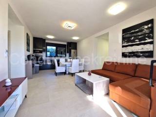 Apartman na moru, Prodaja, Vir, Vir