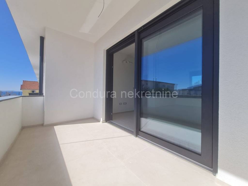 Apartman na moru, Prodaja, Vir, Vir