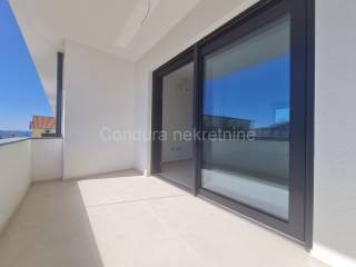 Apartman na moru, Prodaja, Vir, Vir