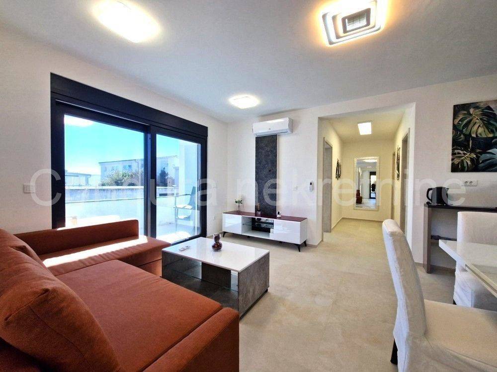 Apartman na moru, Prodaja, Vir, Vir