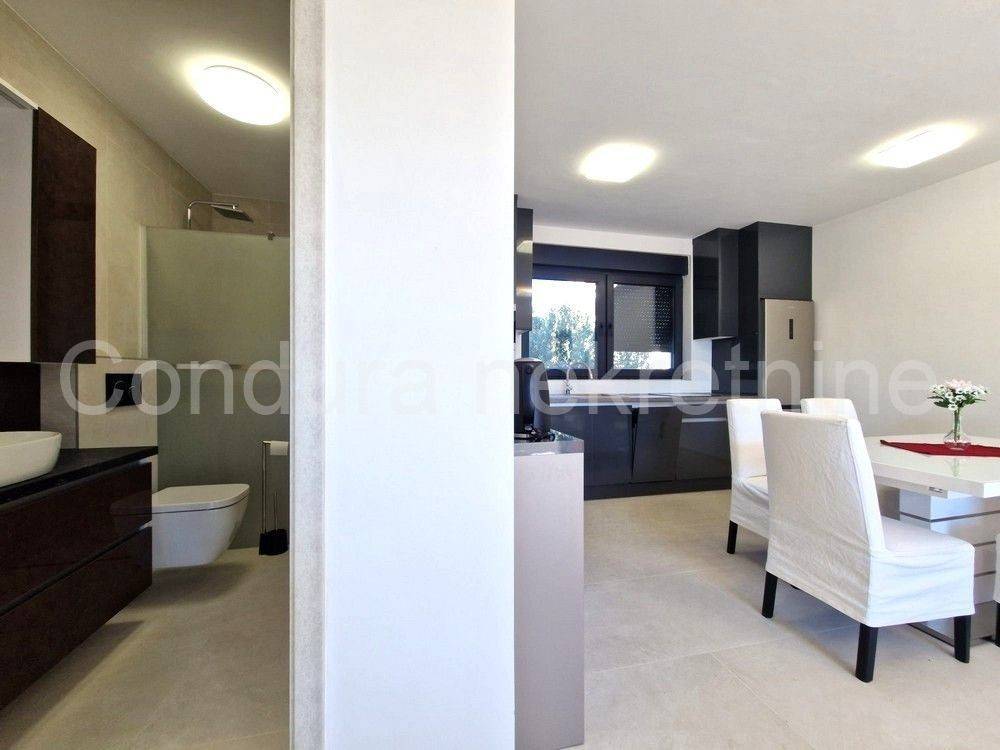 Apartman na moru, Prodaja, Vir, Vir