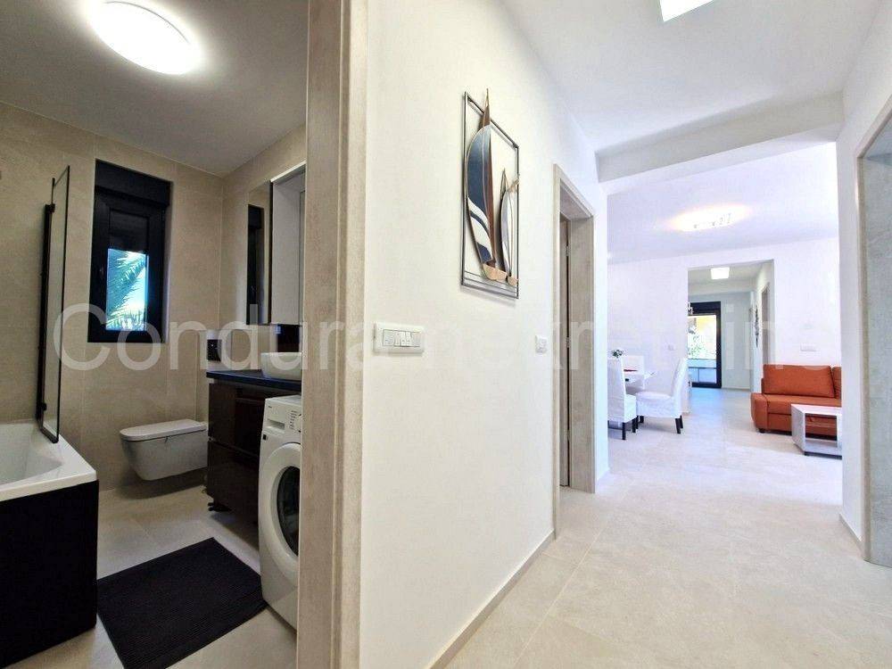 Apartman na moru, Prodaja, Vir, Vir