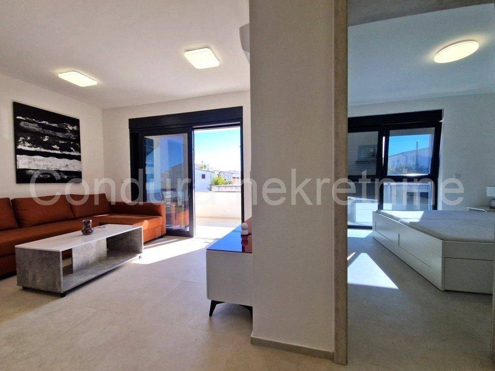 Apartman na moru, Prodaja, Vir, Vir