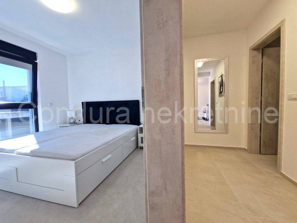 Apartman na moru, Prodaja, Vir, Vir